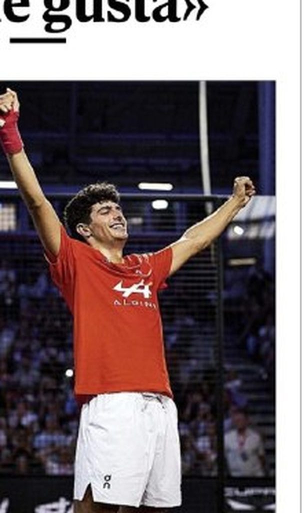 Arturo Coello celebrando una victoria en el Premier Padel de Madrid