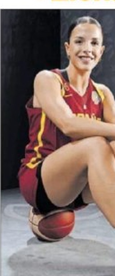 Elena Buenavida con la camiseta de España antes del Mundial femenino 2026