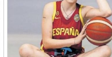Iyana Martín con la camiseta de España en el Mundial femenino de baloncesto 2026