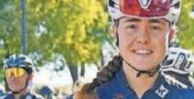 Paula Blasi con el maillot de la selección española antes del Mundial de ciclismo en Montreal
