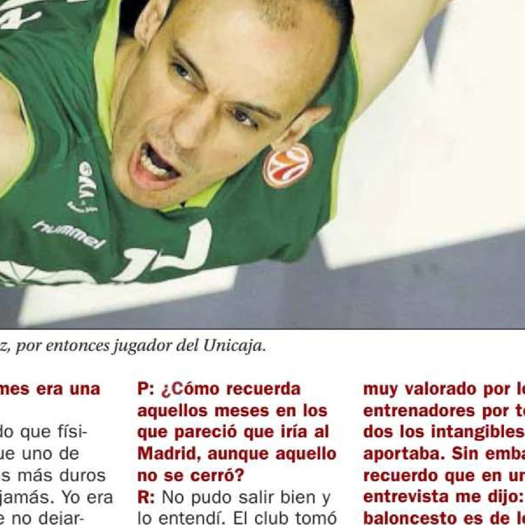 Carlos Jimenez jugando al baloncesto con el Unicaja